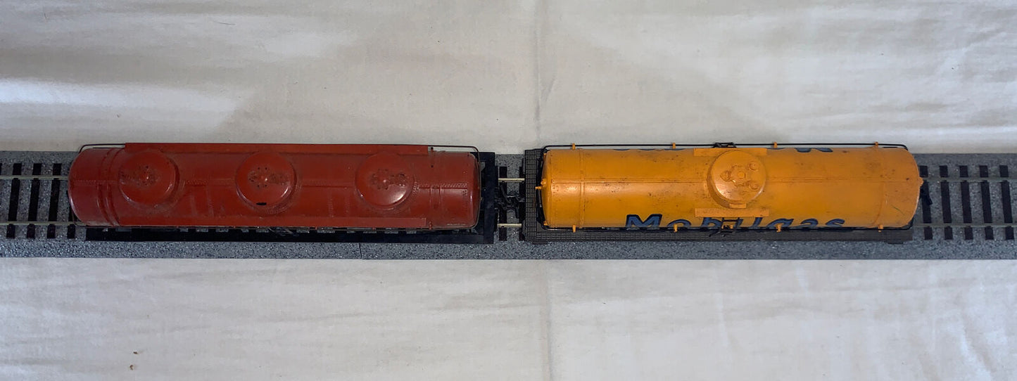 🚂 Set of 2 HO Scale Mobilgas Tankers. 1 Orange & 1 Tuscon/Black Fully Sprung C6