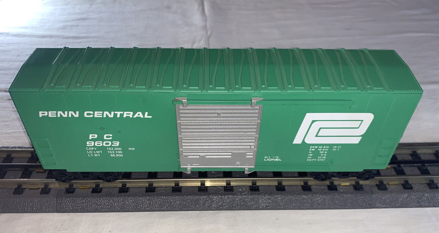 🚂 Lionel 9063 Penn Central Boxcar, Green. C-7 Excellent Condition. TESTED!
