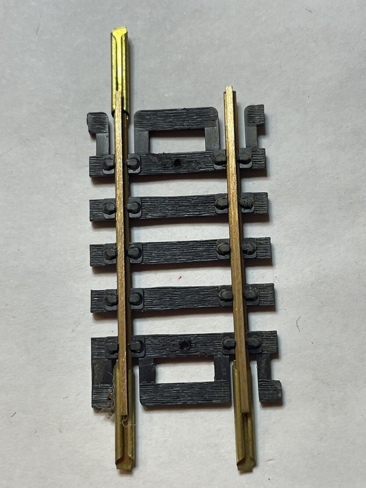 HO Scale Atlas 2" Straight Brass Snap Track (Sold by the piece) C-6 VG