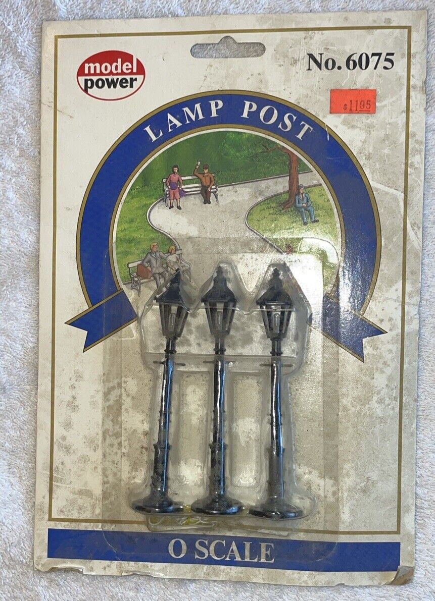 O Scale Railroad Lamp Posts Model Power No 6075 3 in Pkg