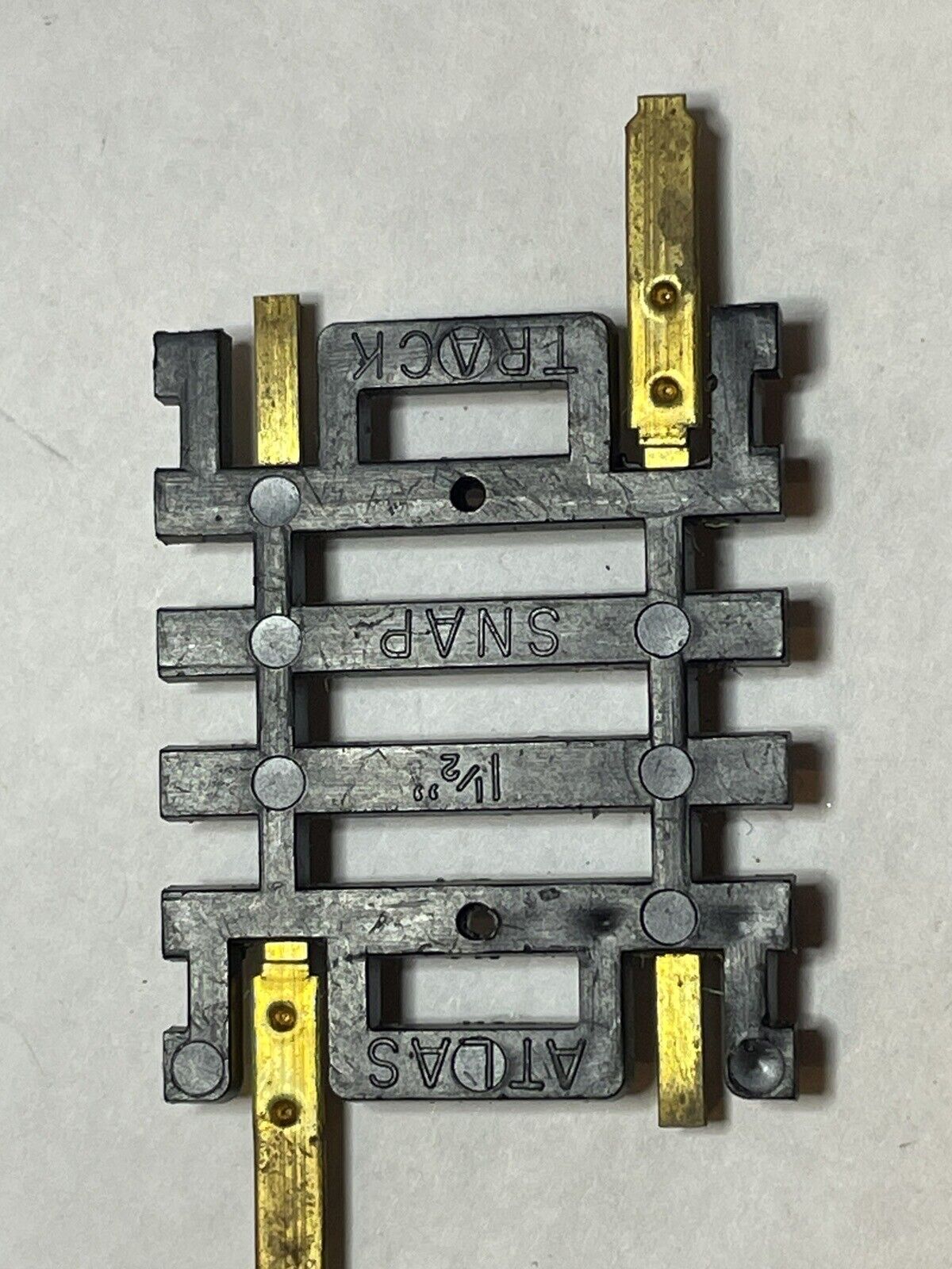HO Scale Atlas 1 1/2" Straight Brass Snap Track (Sold by the piece) C-6 VG