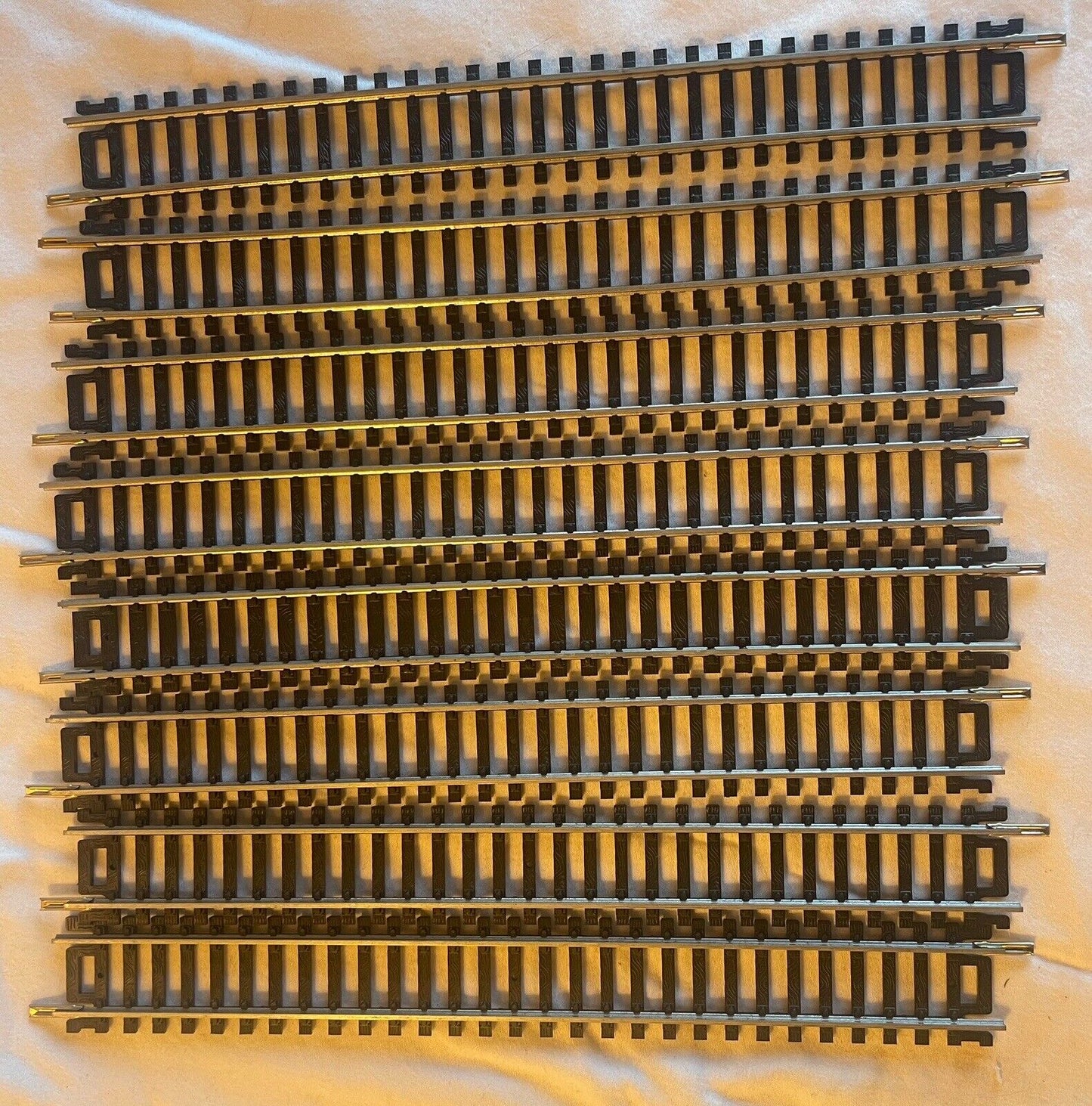 🚂 HO Scale 8 Pieces 9" Straight Track made in Yugoslavia. C-6 Very Good