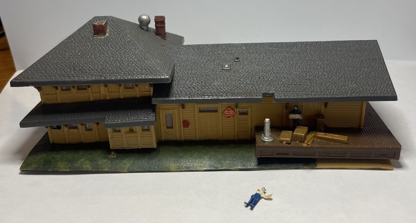 N Scale AHM 21003 Marysville Station C-5 Good Condition