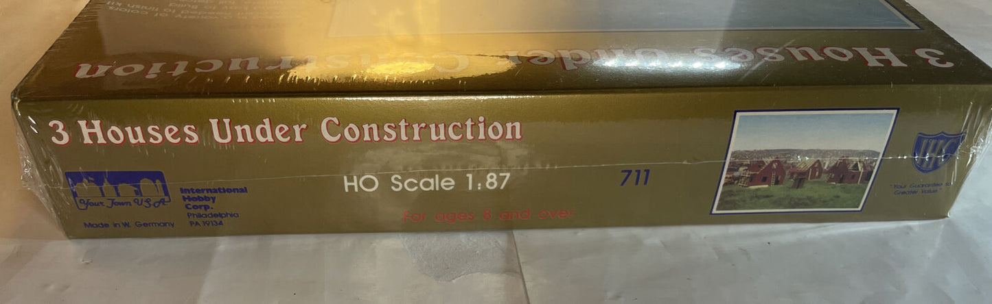 🚂 HO Scale IHC 711 - 3 Houses Under Construction. Brand New / Sealed In OB!!