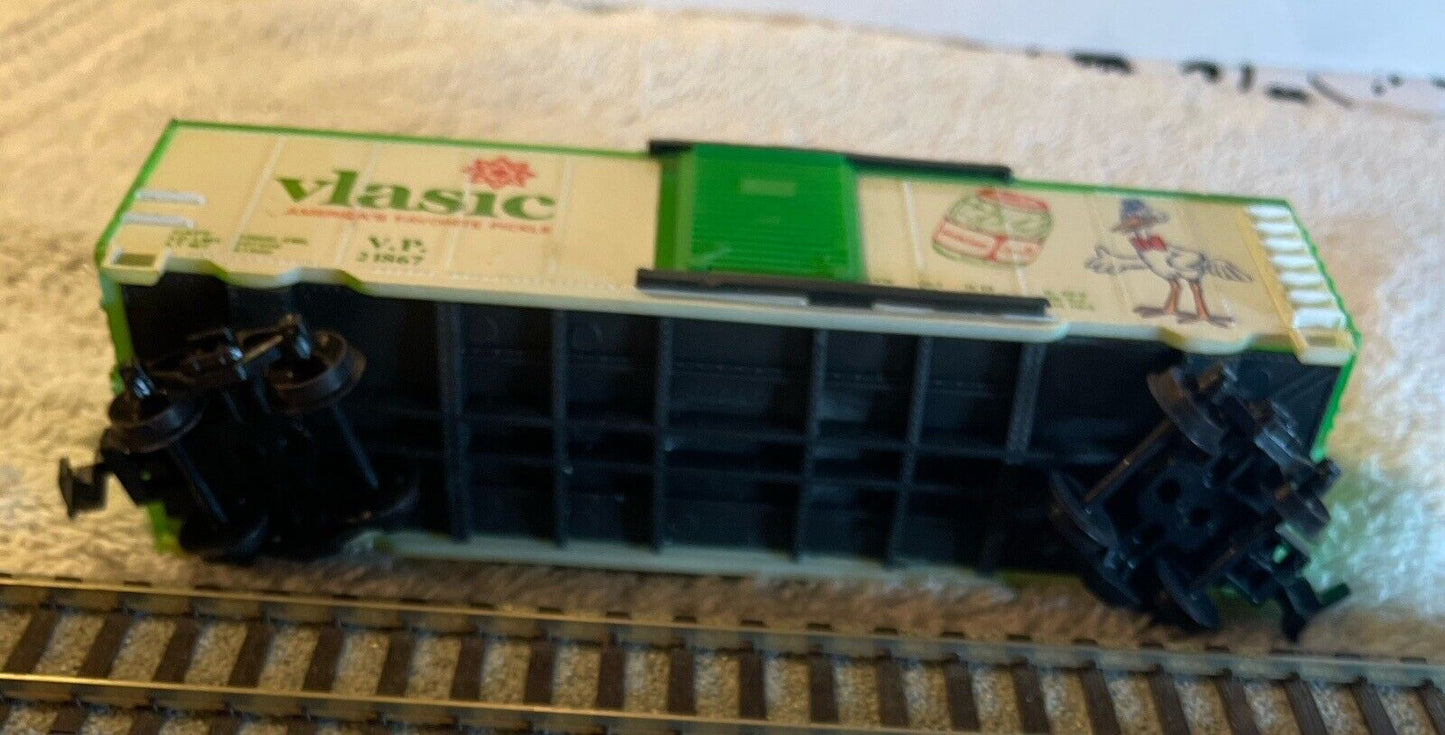 HO Scale Life-Like 8483 Vlasic Boxcar #21867 C-7 Excellent Condition