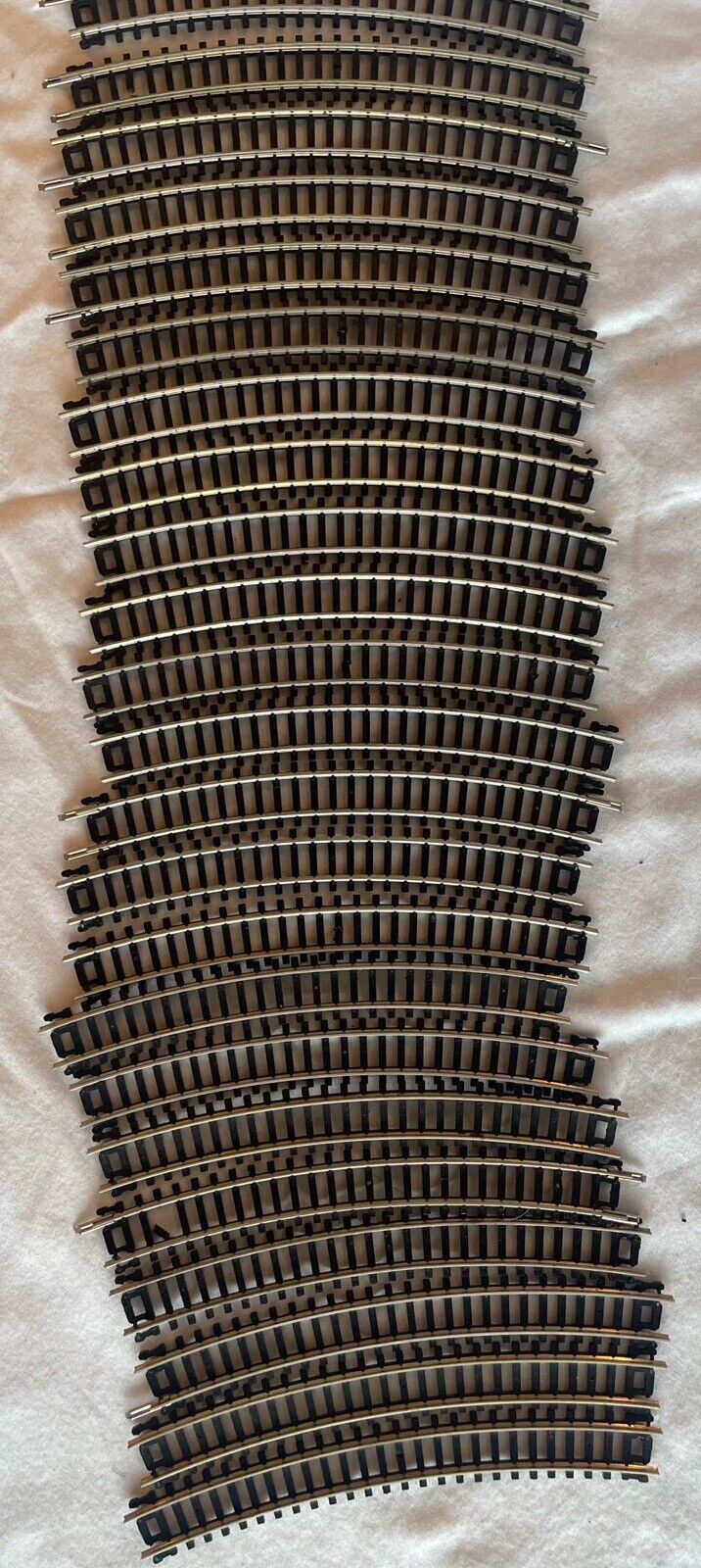 N Scale Bachmann 9 3/4 in Radius 24 pieces Curved Track C-6 Very Good Condition