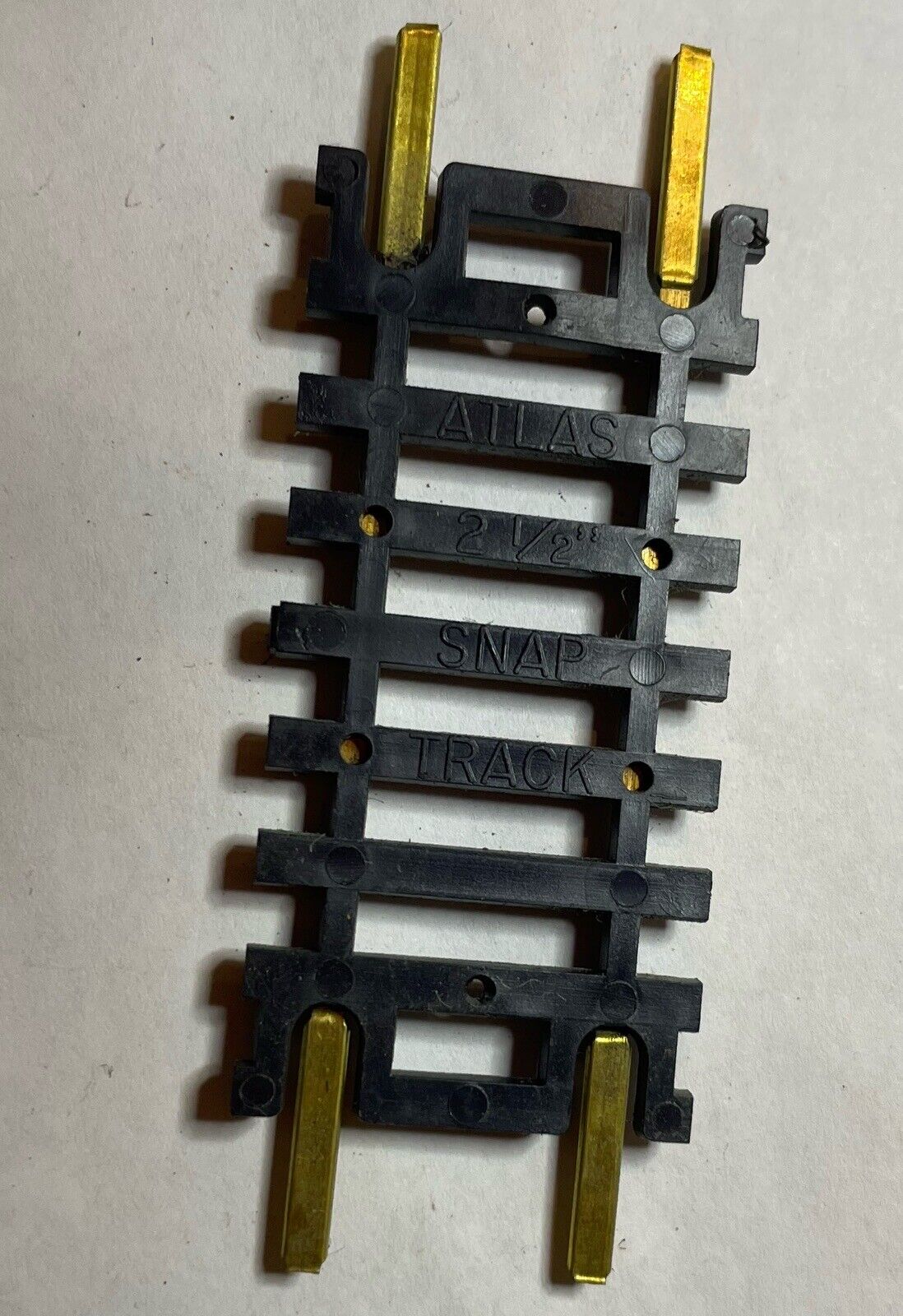 HO Scale Atlas 2 1/2" Straight Brass Snap Track (Sold by the piece) C-6 VG