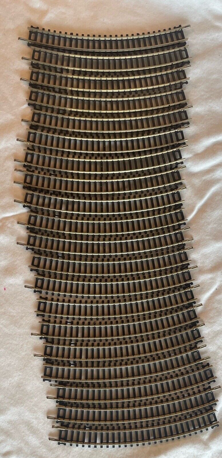 N Scale Model Power / GT 9 3/4 in radius 20 pieces Curved Track C-6 VG Condition
