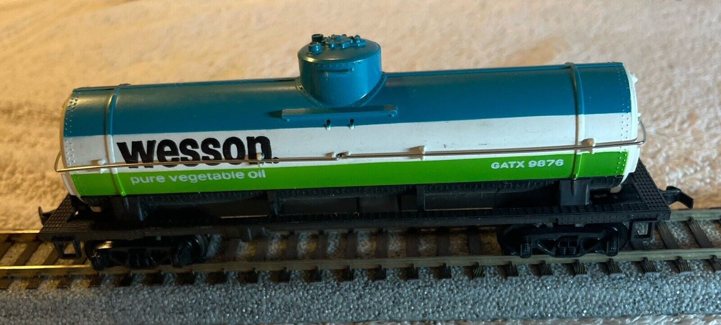 HO Scale TYCO Wesson Single Dome Tank Car #9876 C-6 Very Good Condition