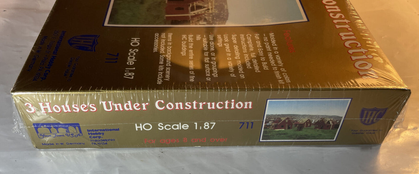 🚂 HO Scale IHC 711 - 3 Houses Under Construction. Brand New / Sealed In OB!!